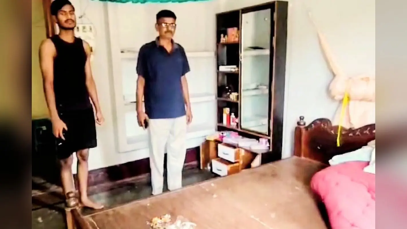 बक्सर में चोरों का डबल वार: एक ही रात रिटायर्ड दारोगा और पूर्व सैनिक के घरों में चोरी, लाखों की संपत्ति उड़ाई